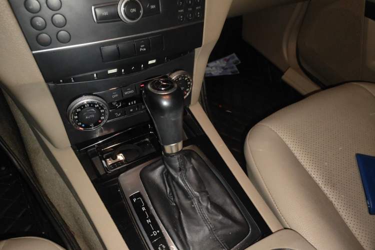 Used Mercedes-Benz GLK-Class 2011 GLK 300 4MATIC Fashion Model Gear Lever