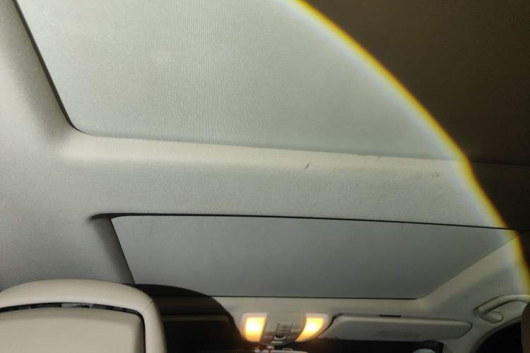 Used Mercedes-Benz GLK-Class 2011 GLK 300 4MATIC Fashion Model Headliner