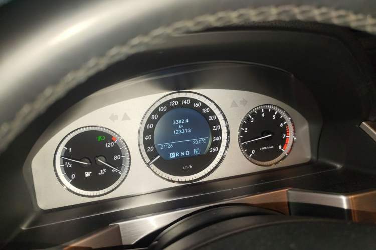 Used Mercedes-Benz GLK-Class 2011 GLK 300 4MATIC Dynamic Model Instrument Cluster
