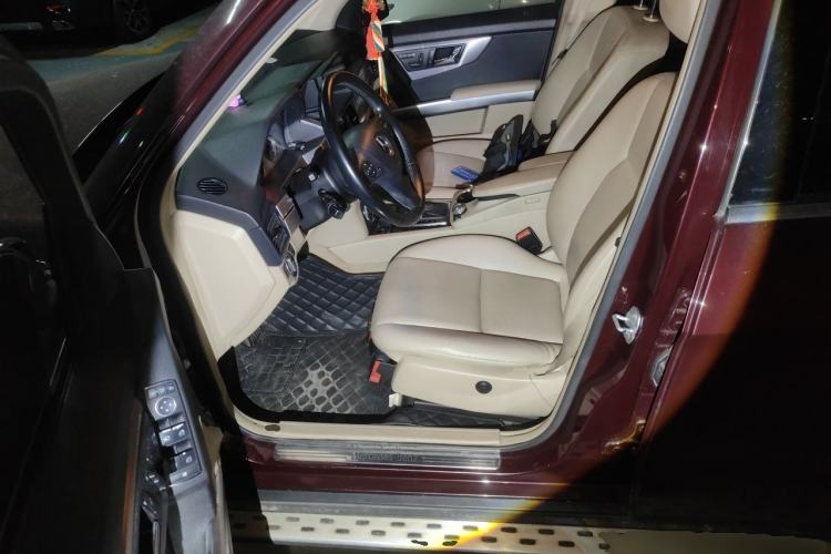 Used Mercedes-Benz GLK-Class 2011 GLK 300 4MATIC Fashion Model Left Front Seat