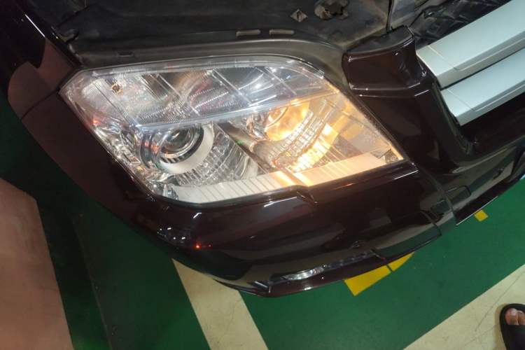 Used Mercedes-Benz GLK-Class 2011 GLK 300 4MATIC Dynamic Model Right Front Headlight