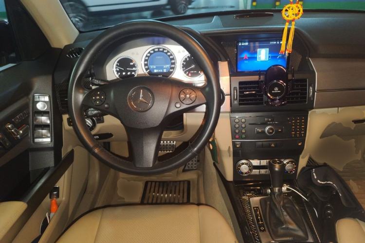 Used Mercedes-Benz GLK-Class 2011 GLK 300 4MATIC Dynamic Model Steering Wheel