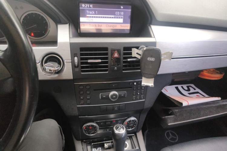 Used Mercedes-Benz GLK-Class 2011 GLK 300 4MATIC Fashion Model Audio And AC Panel