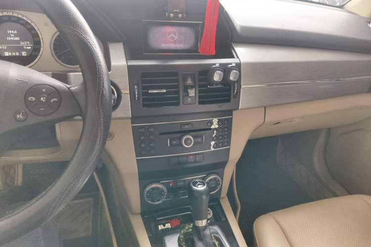 Used Mercedes-Benz GLK-Class 2011 GLK 300 4MATIC Dynamic Model Audio And AC Panel