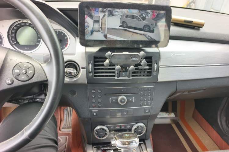 Used Mercedes-Benz GLK-Class 2011 GLK 300 4MATIC Dynamic Model Audio And AC Panel