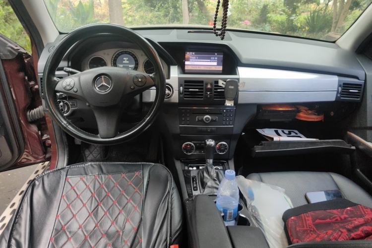 Used Mercedes-Benz GLK-Class 2011 GLK 300 4MATIC Fashion Model Center Console