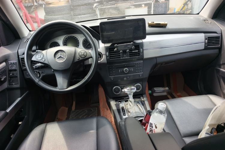 Used Mercedes-Benz GLK-Class 2011 GLK 300 4MATIC Dynamic Model Center Console
