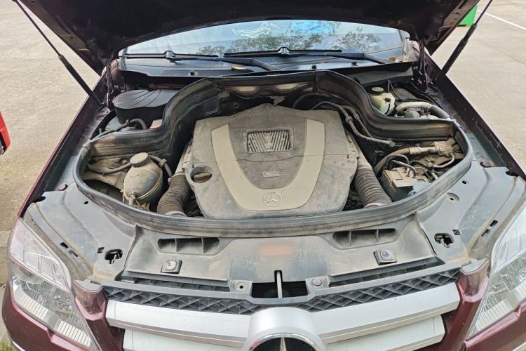 Used Mercedes-Benz GLK-Class 2011 GLK 300 4MATIC Fashion Model Engine Bay