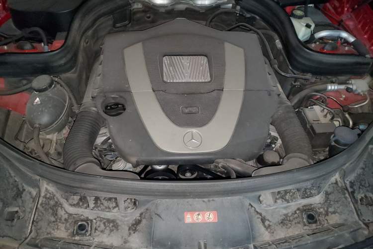 Used Mercedes-Benz GLK-Class 2011 GLK 300 4MATIC Dynamic Model Engine Bay