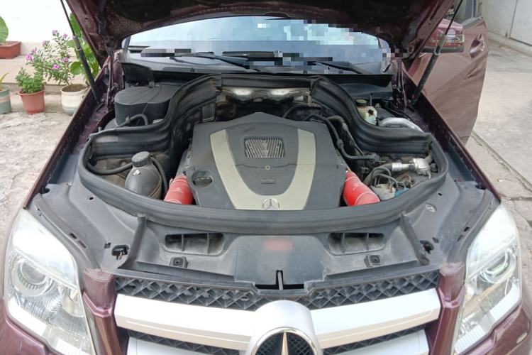 Used Mercedes-Benz GLK-Class 2011 GLK 300 4MATIC Fashion Model Engine Bay