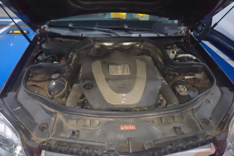 Used Mercedes-Benz GLK-Class 2011 GLK 300 4MATIC Luxury Model Engine Bay