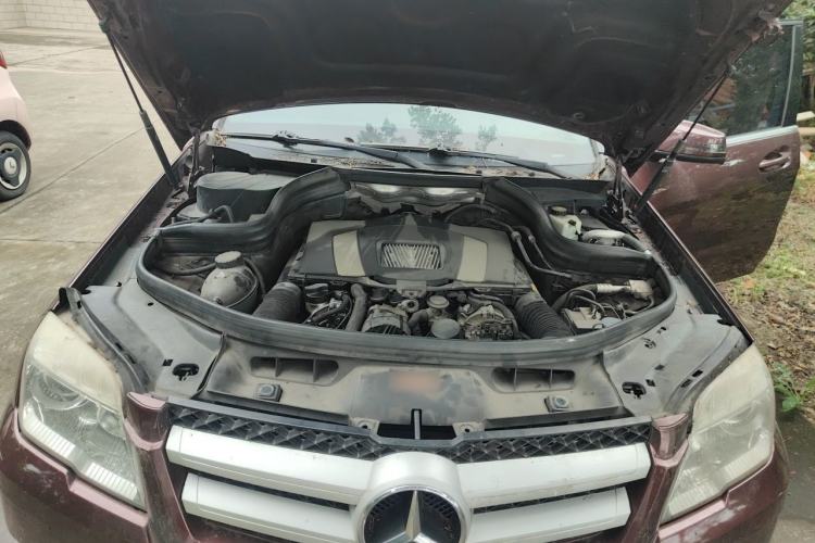 Used Mercedes-Benz GLK-Class 2011 GLK 300 4MATIC Fashion Model Engine Bay