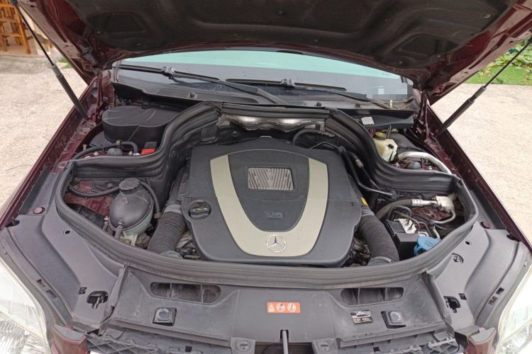 Used Mercedes-Benz GLK-Class 2011 GLK 300 4MATIC Dynamic Model Engine Bay