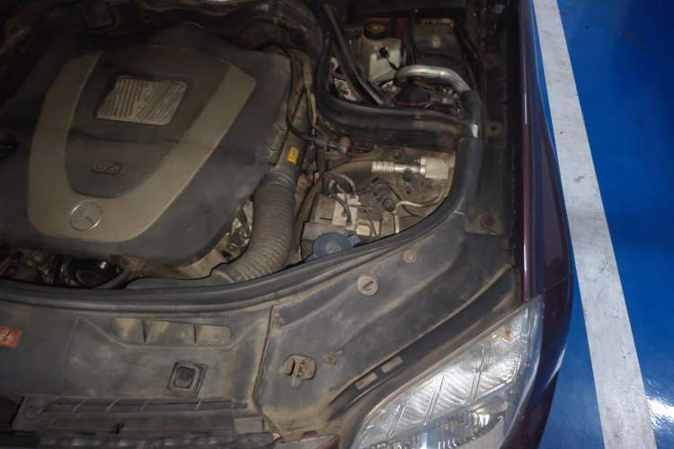 Used Mercedes-Benz GLK-Class 2011 GLK 300 4MATIC Luxury Model Engine Bay Left
