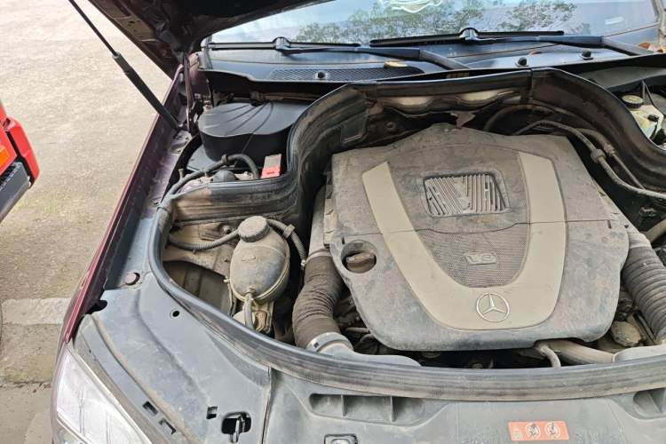 Used Mercedes-Benz GLK-Class 2011 GLK 300 4MATIC Fashion Model Engine Bay Right