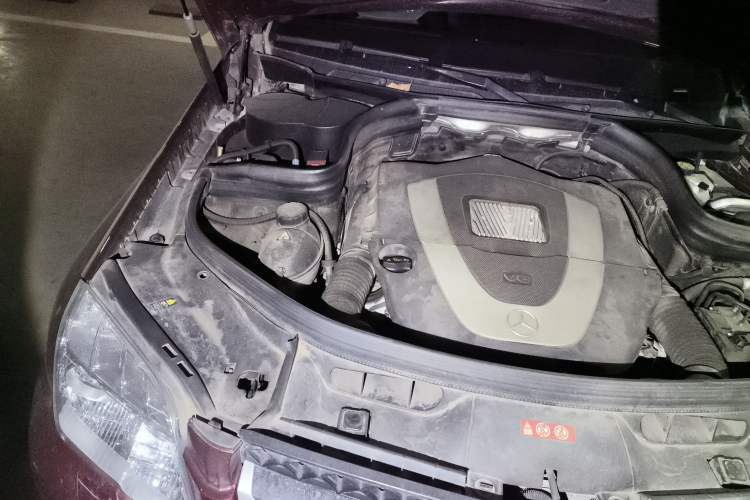 Used Mercedes-Benz GLK-Class 2011 GLK 300 4MATIC Luxury Model Engine Bay Right