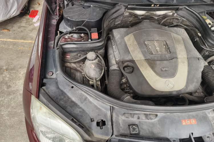 Used Mercedes-Benz GLK-Class 2011 GLK 300 4MATIC Dynamic Model Engine Bay Right