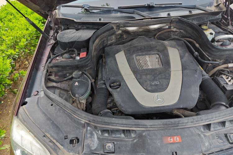 Used Mercedes-Benz GLK-Class 2011 GLK 300 4MATIC Fashion Model Engine Bay Right