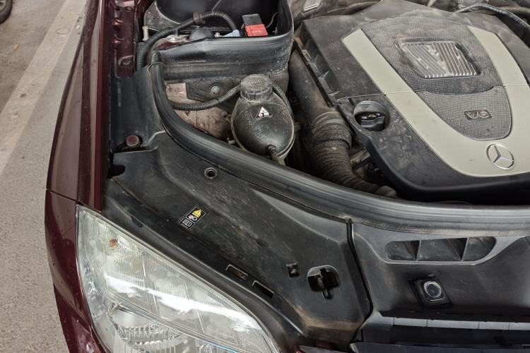 Used Mercedes-Benz GLK-Class 2011 GLK 300 4MATIC Luxury Model Engine Bay Right