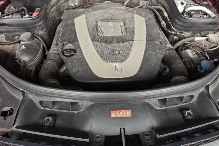 Used Mercedes-Benz GLK-Class 2011 GLK 300 4MATIC Luxury Model Engine Bay