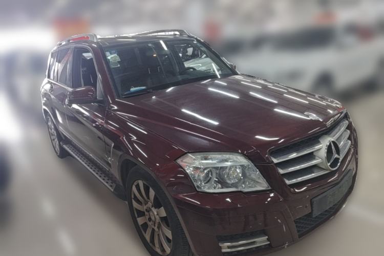 Used Mercedes-Benz GLK-Class 2011 GLK 300 4MATIC Luxury Model Front Right 45 Deg