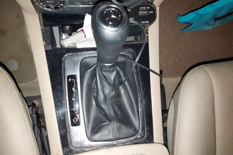 Used Mercedes-Benz GLK-Class 2011 GLK 300 4MATIC Dynamic Model Gear Lever