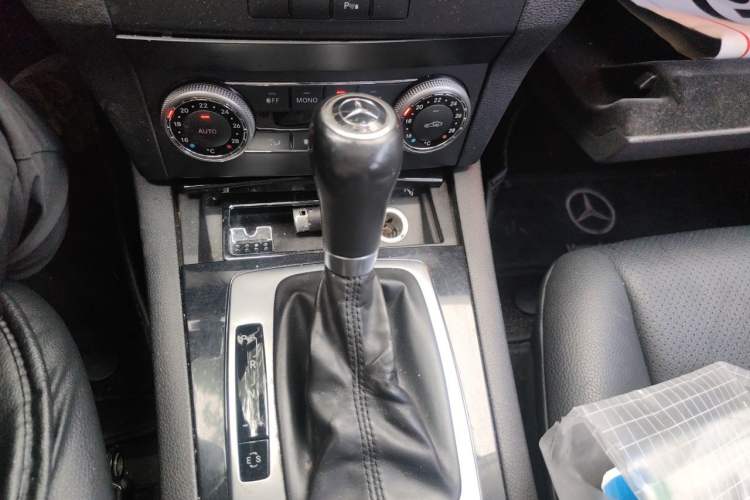 Used Mercedes-Benz GLK-Class 2011 GLK 300 4MATIC Fashion Model Gear Lever