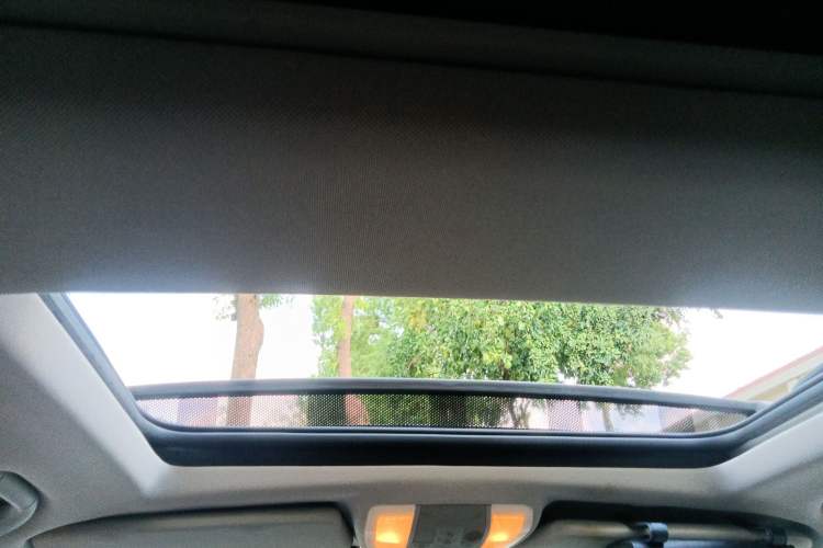 Used Mercedes-Benz GLK-Class 2011 GLK 300 4MATIC Fashion Model Headliner