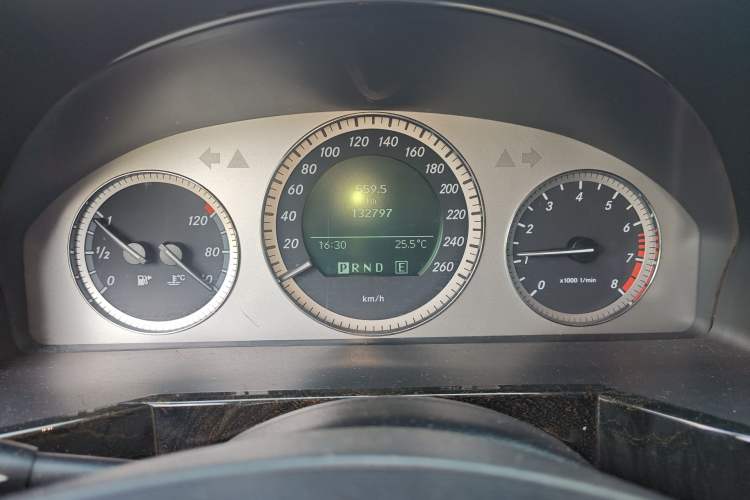 Used Mercedes-Benz GLK-Class 2011 GLK 300 4MATIC Fashion Model Instrument Cluster