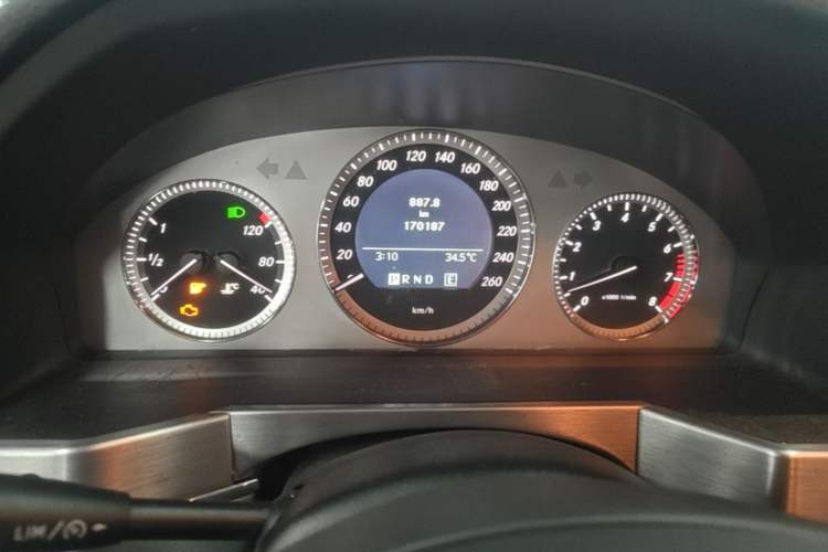 Used Mercedes-Benz GLK-Class 2011 GLK 300 4MATIC Luxury Model Instrument Cluster