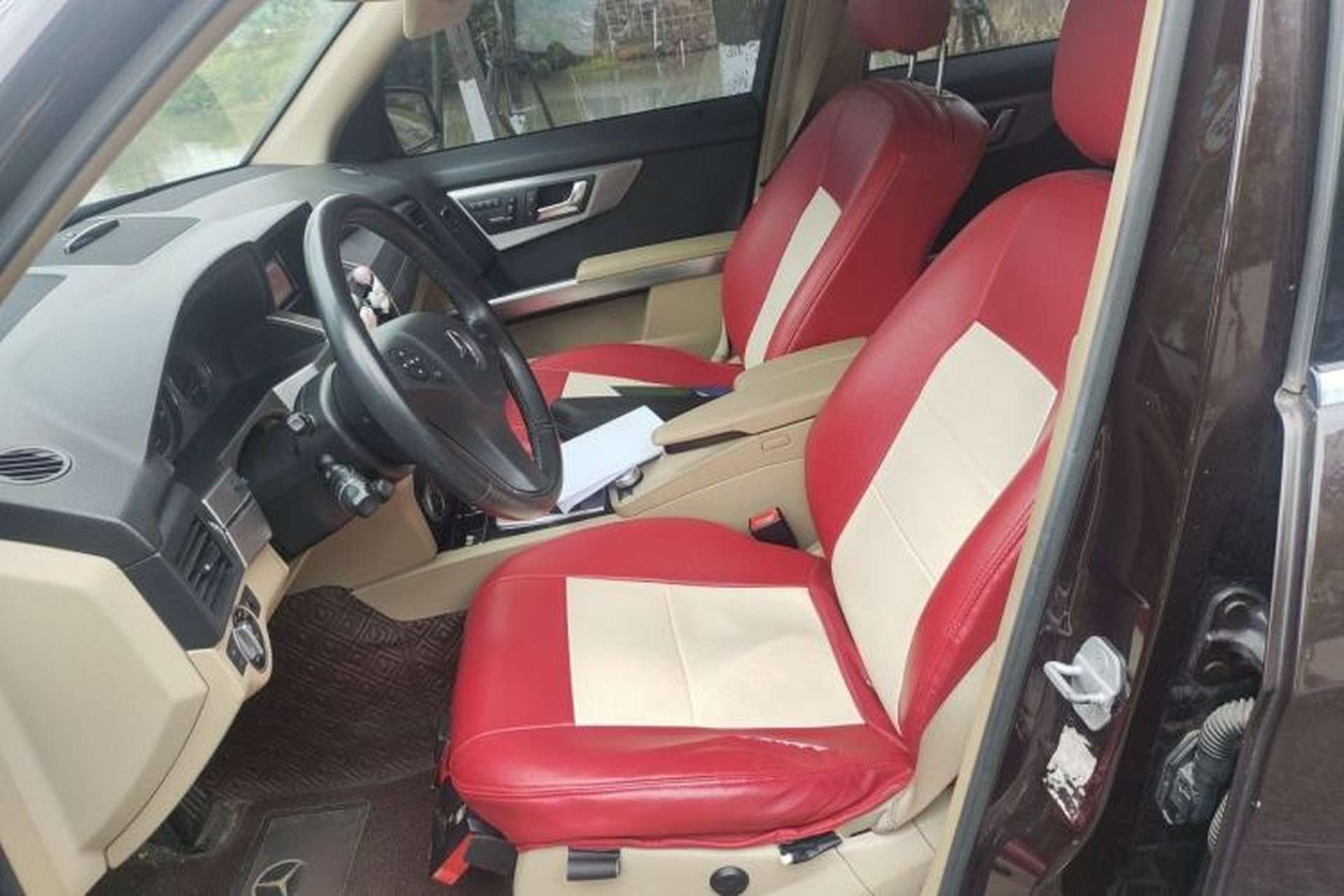 Used Mercedes-Benz GLK-Class 2011 GLK 300 4MATIC Dynamic Model Left Front Seat