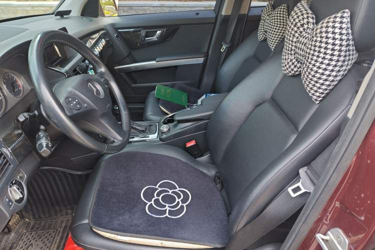 Used Mercedes-Benz GLK-Class 2011 GLK 300 4MATIC Fashion Model Left Front Seat