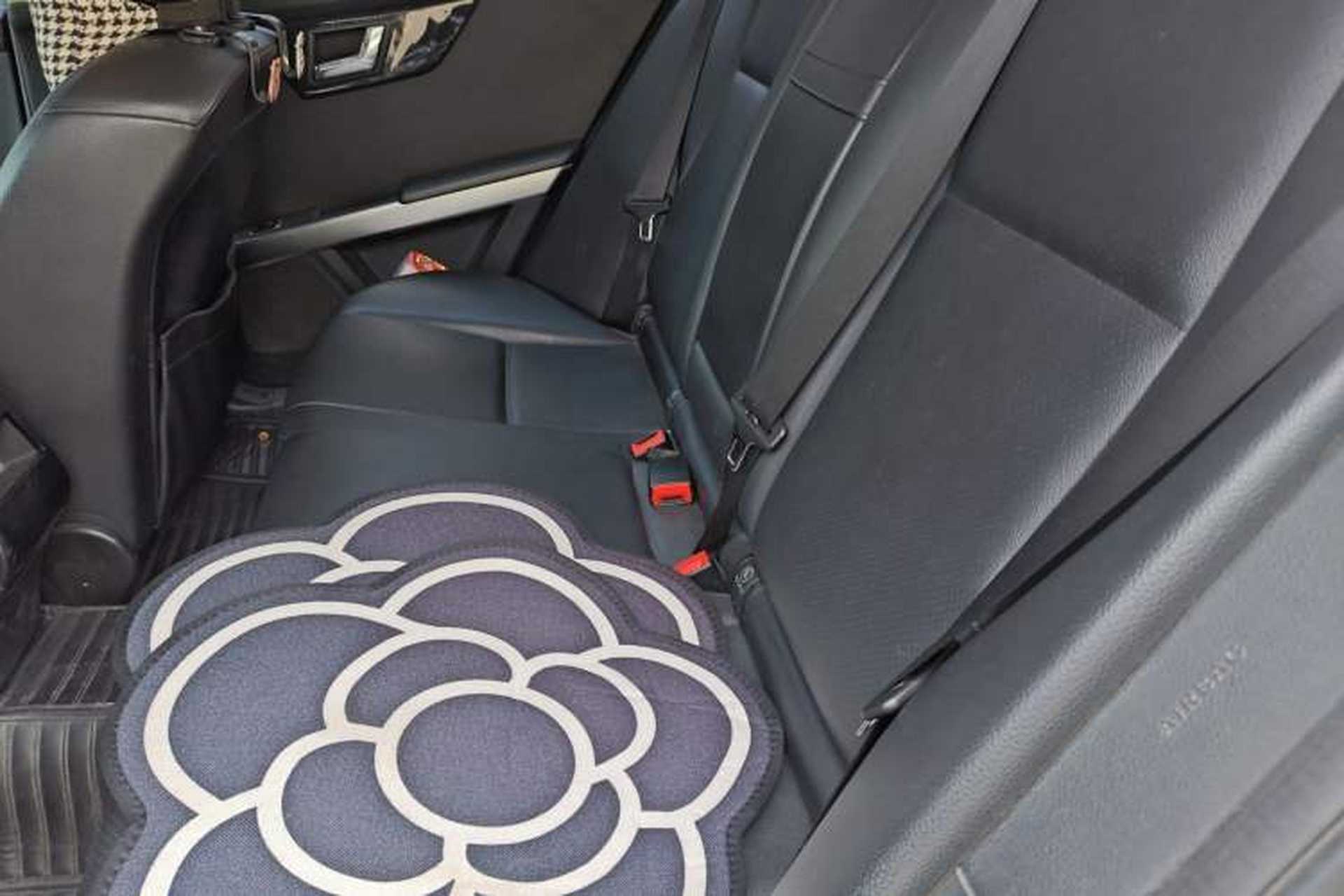 Used Mercedes-Benz GLK-Class 2011 GLK 300 4MATIC Fashion Model Left Rear Seat