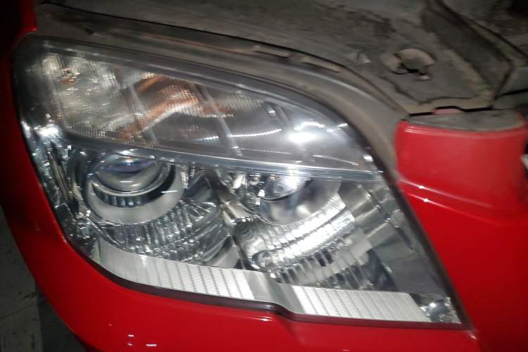 Used Mercedes-Benz GLK-Class 2011 GLK 300 4MATIC Dynamic Model Right Front Headlight