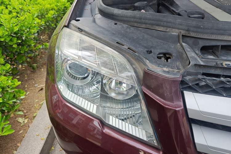 Used Mercedes-Benz GLK-Class 2011 GLK 300 4MATIC Fashion Model Right Front Headlight