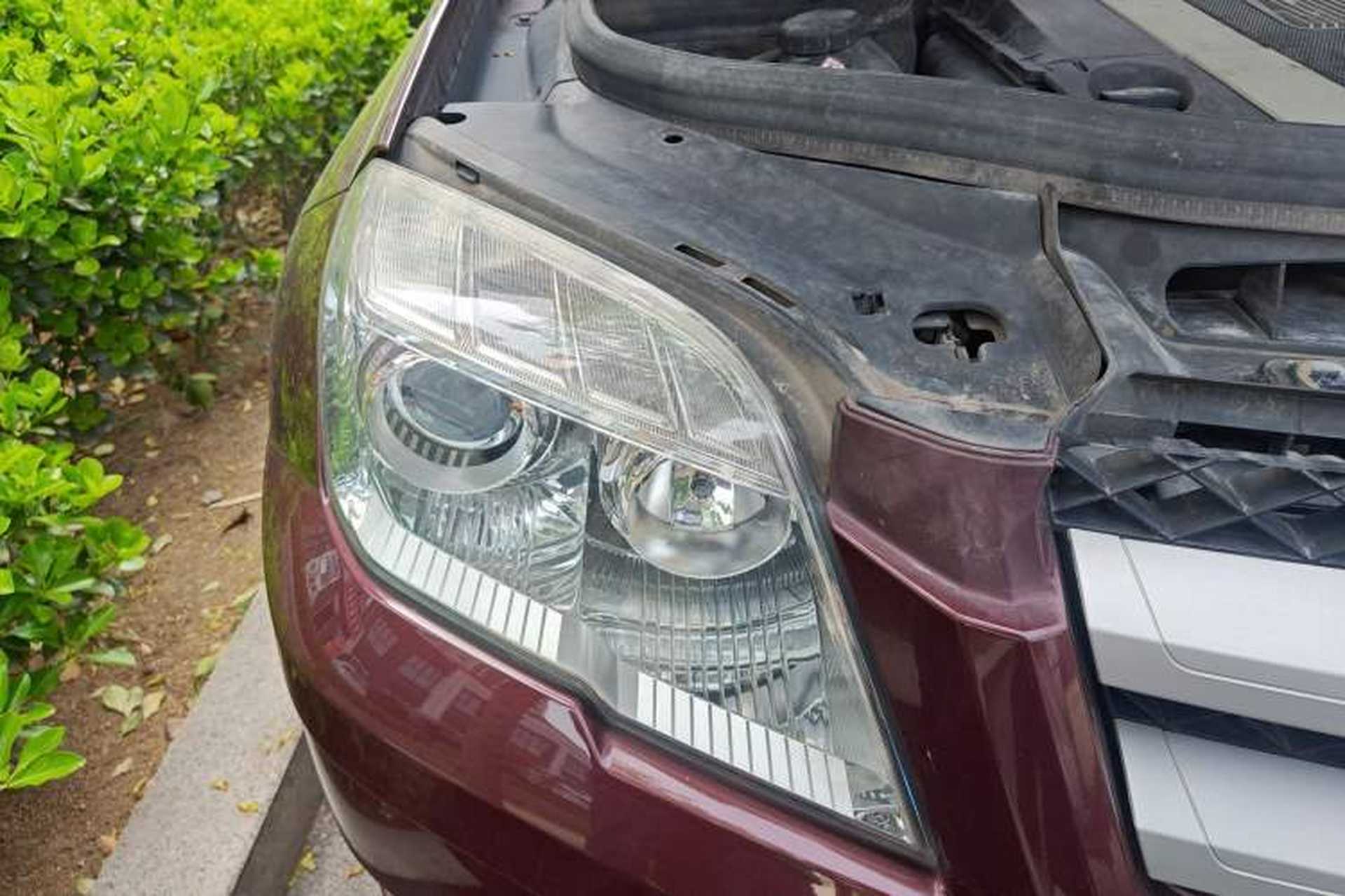 Used Mercedes-Benz GLK-Class 2011 GLK 300 4MATIC Fashion Model Right Front Headlight