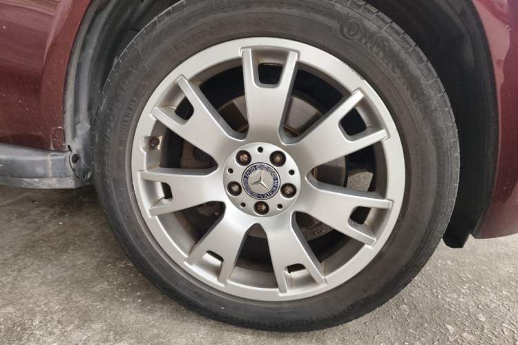 Used Mercedes-Benz GLK-Class 2011 GLK 300 4MATIC Dynamic Model Right Front Wheel Hub