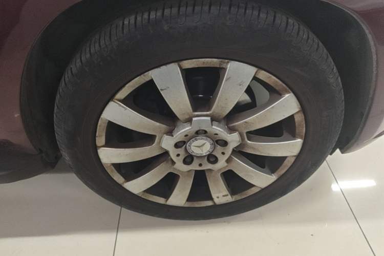 Used Mercedes-Benz GLK-Class 2011 GLK 300 4MATIC Luxury Model Right Front Wheel Hub