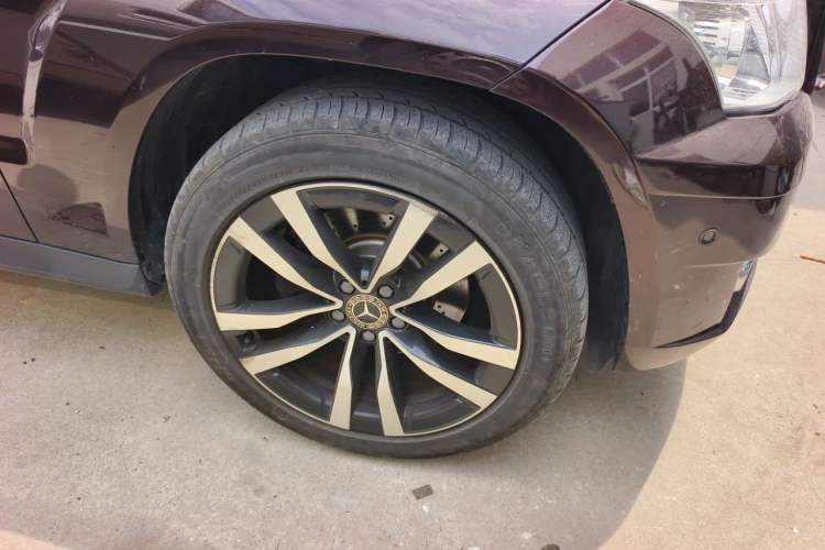 Used Mercedes-Benz GLK-Class 2011 GLK 300 4MATIC Dynamic Model Right Front Wheel Hub