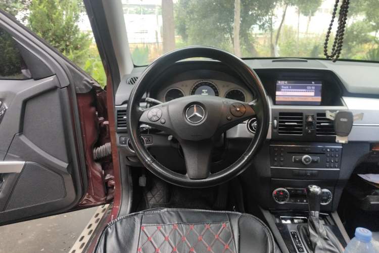 Used Mercedes-Benz GLK-Class 2011 GLK 300 4MATIC Fashion Model Steering Wheel