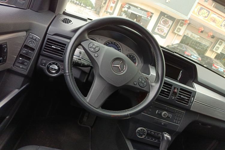 Used Mercedes-Benz GLK-Class 2011 GLK 300 4MATIC Dynamic Model Steering Wheel