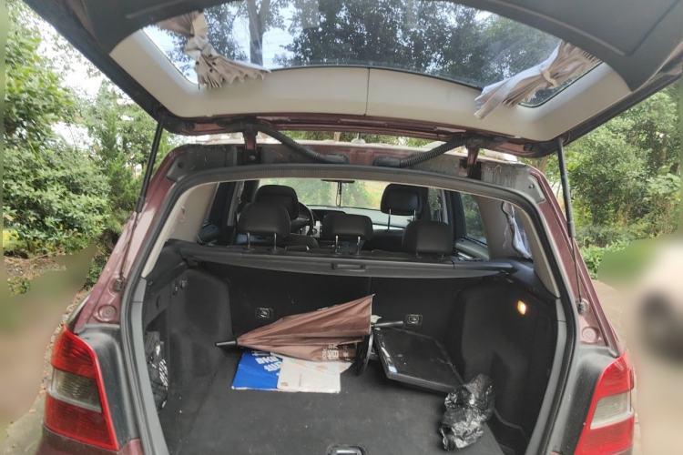Used Mercedes-Benz GLK-Class 2011 GLK 300 4MATIC Fashion Model Trunk