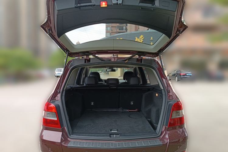 Used Mercedes-Benz GLK-Class 2011 GLK 300 4MATIC Dynamic Model Trunk
