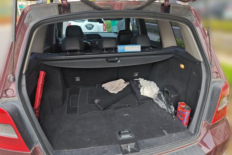 Used Mercedes-Benz GLK-Class 2011 GLK 300 4MATIC Fashion Model Trunk