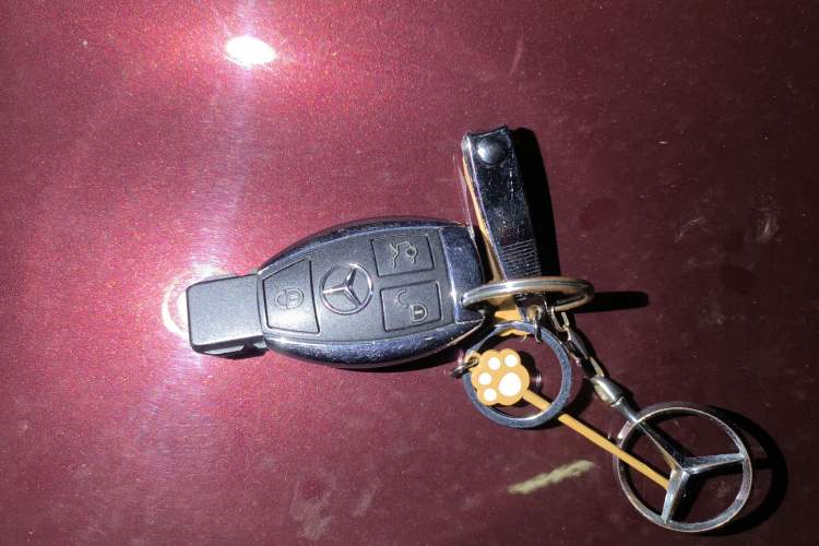 Used Mercedes-Benz GLK-Class 2011 GLK 300 4MATIC Luxury Model Vehicle Key