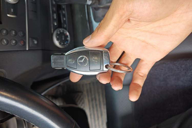 Used Mercedes-Benz GLK-Class 2011 GLK 300 4MATIC Fashion Model Vehicle Key