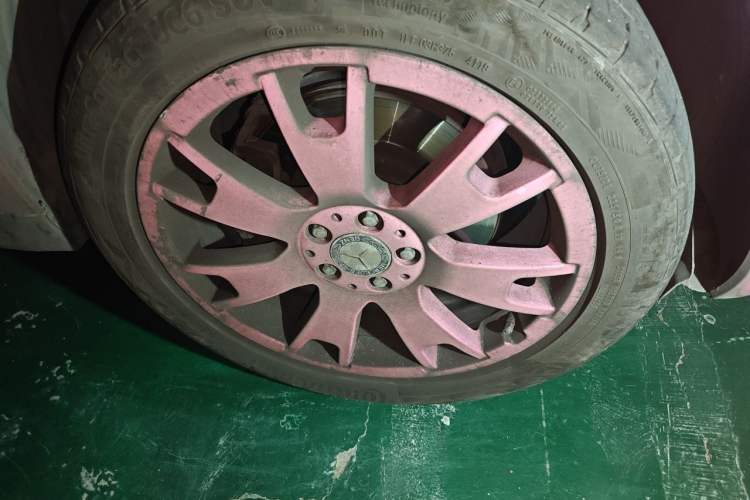 Used Mercedes-Benz GLK-Class 2011 GLK 300 4MATIC Dynamic Model Right Front Wheel Hub