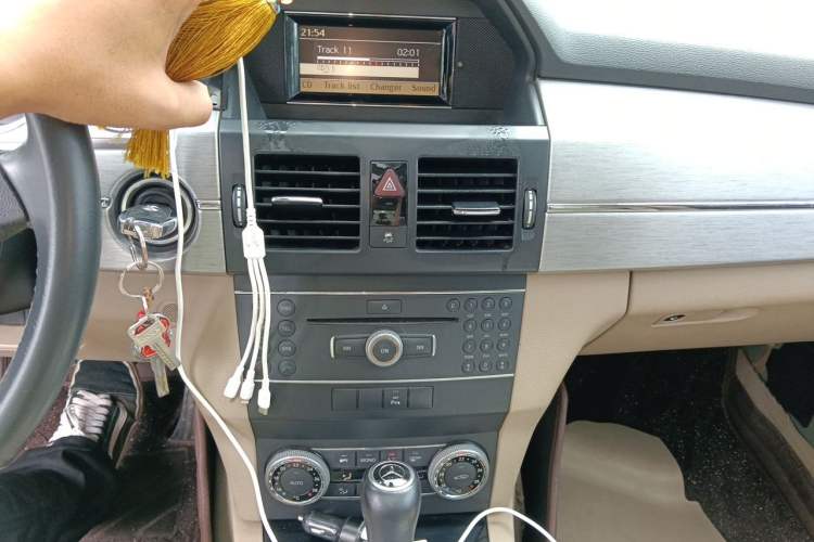 Used Mercedes-Benz GLK-Class 2011 GLK 300 4MATIC Fashion Model Audio And AC Panel