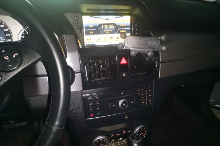 Used Mercedes-Benz GLK-Class 2011 GLK 300 4MATIC Dynamic Model Audio And AC Panel