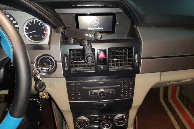 Used Mercedes-Benz GLK-Class 2011 GLK 300 4MATIC Dynamic Model Audio And AC Panel